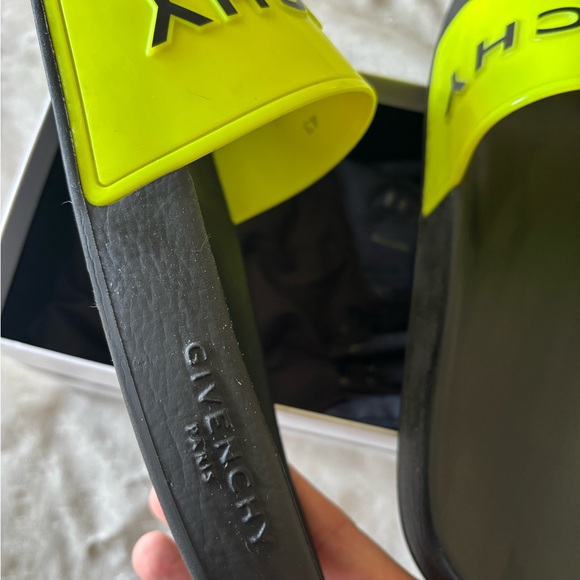 Givenchy Pool Slides - Picture 4 of 11